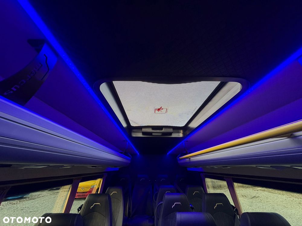 Mercedes-Benz Sprinter 519 - 37