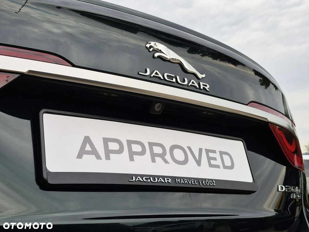 Jaguar XF - 16