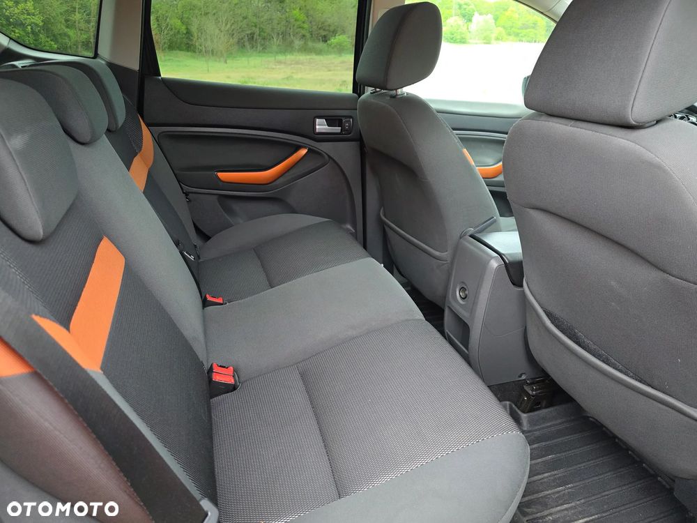 Ford Kuga 2.0 TDCi 2x4 Trend - 13