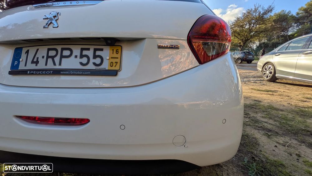 Peugeot 208 1.6 BlueHDi Style - 4