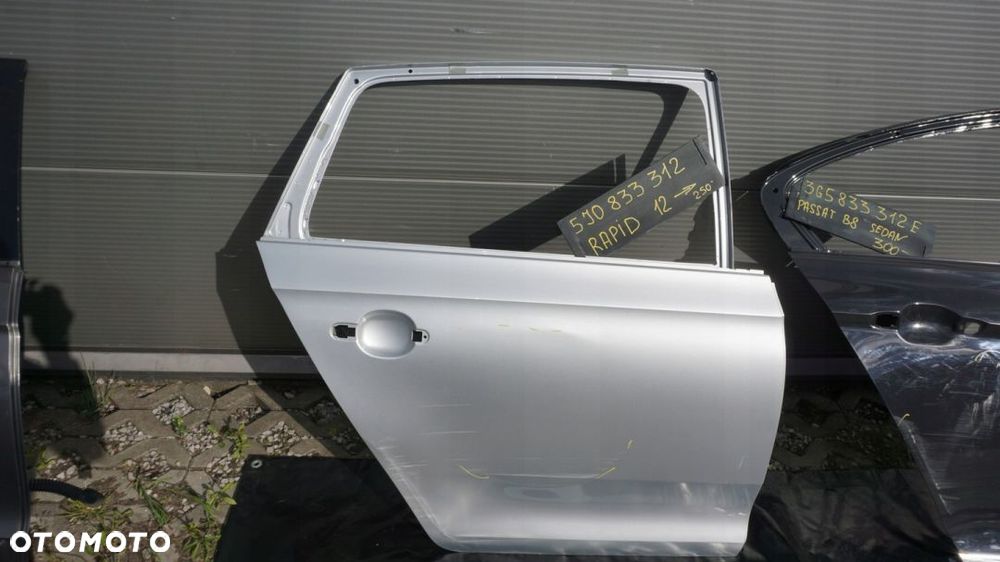 DRZWI PRAWY TYŁ PRAWE SKODA RAPID 12- SREBRNE - 2
