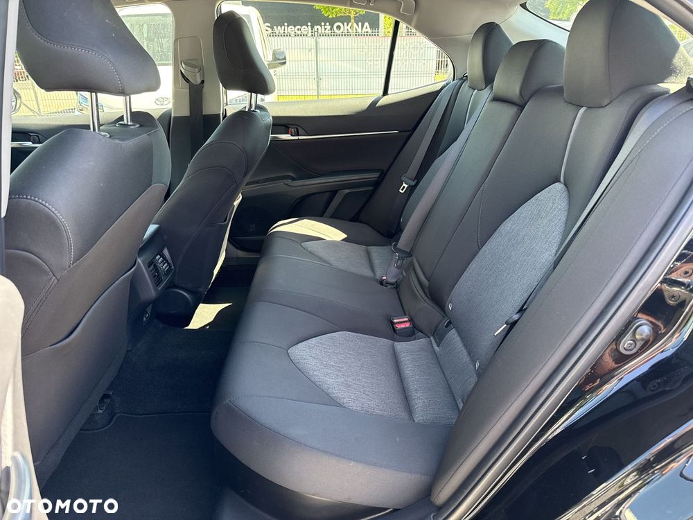 Toyota Camry 2.5 Hybrid Comfort CVT - 23