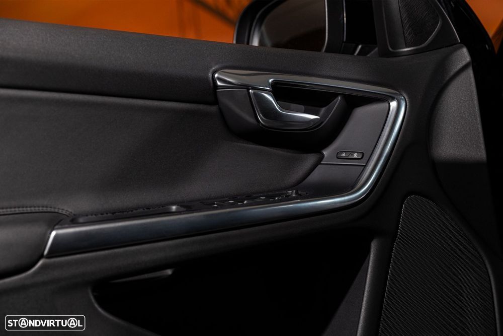 Volvo V60 2.0 D4 Kinetic - 24