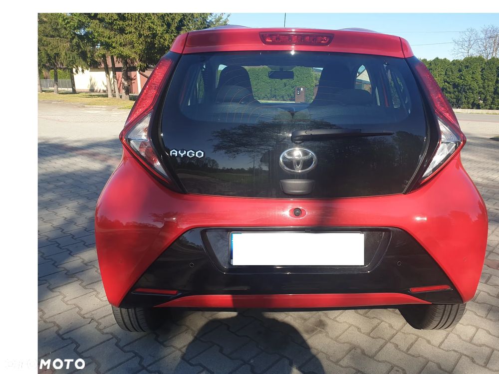 Toyota Aygo x-play - 4