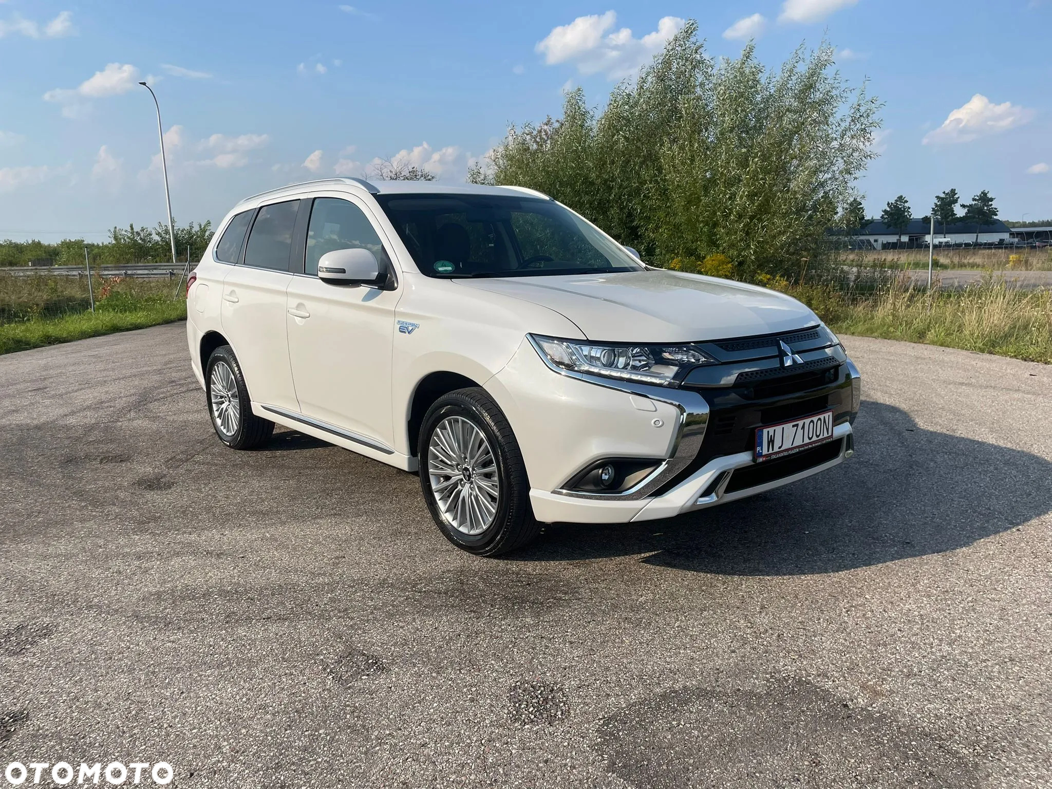 Mitsubishi Outlander 2.4 4WD Plug-In Hybrid Plus - 11