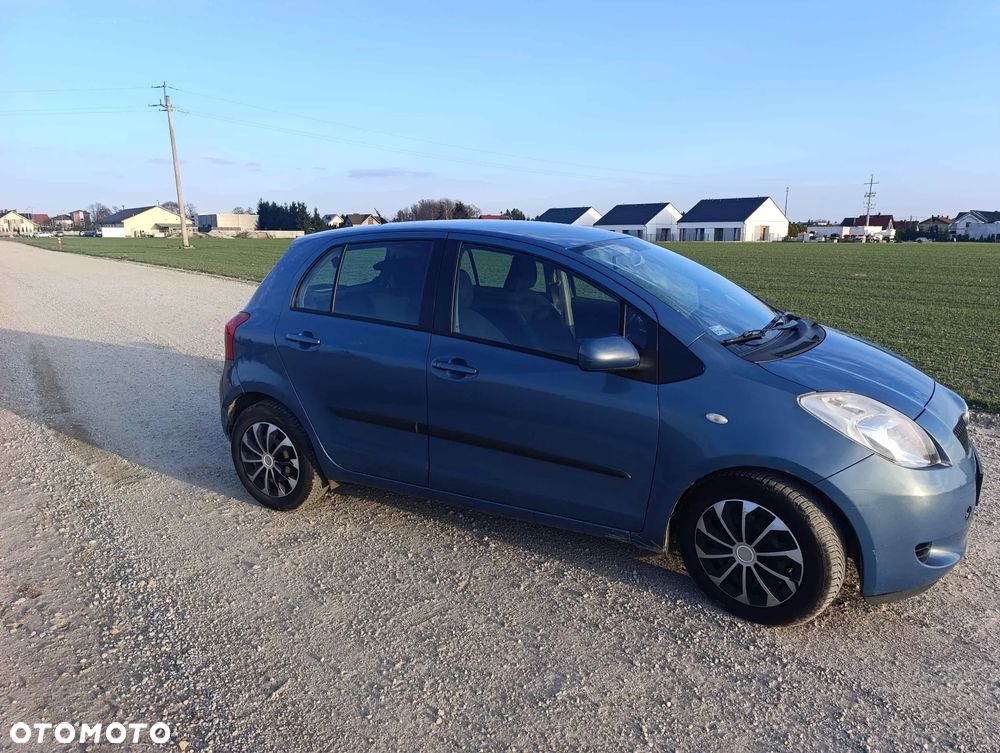 Toyota Yaris 1.3 VVT-i Luna - 2