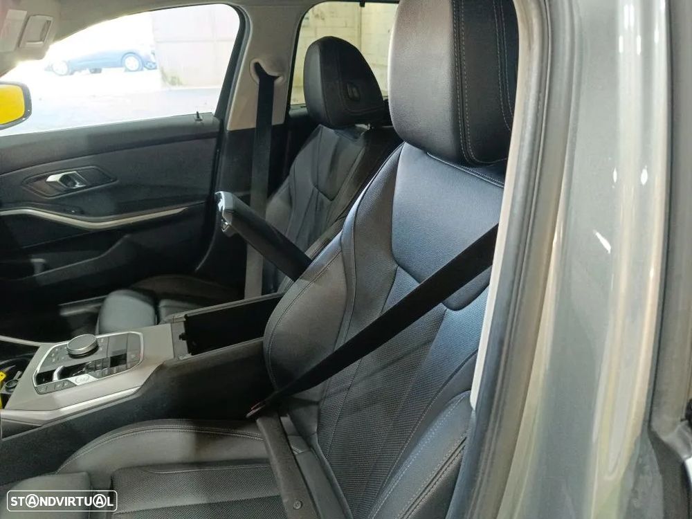 BMW 330 e Touring Auto - 5