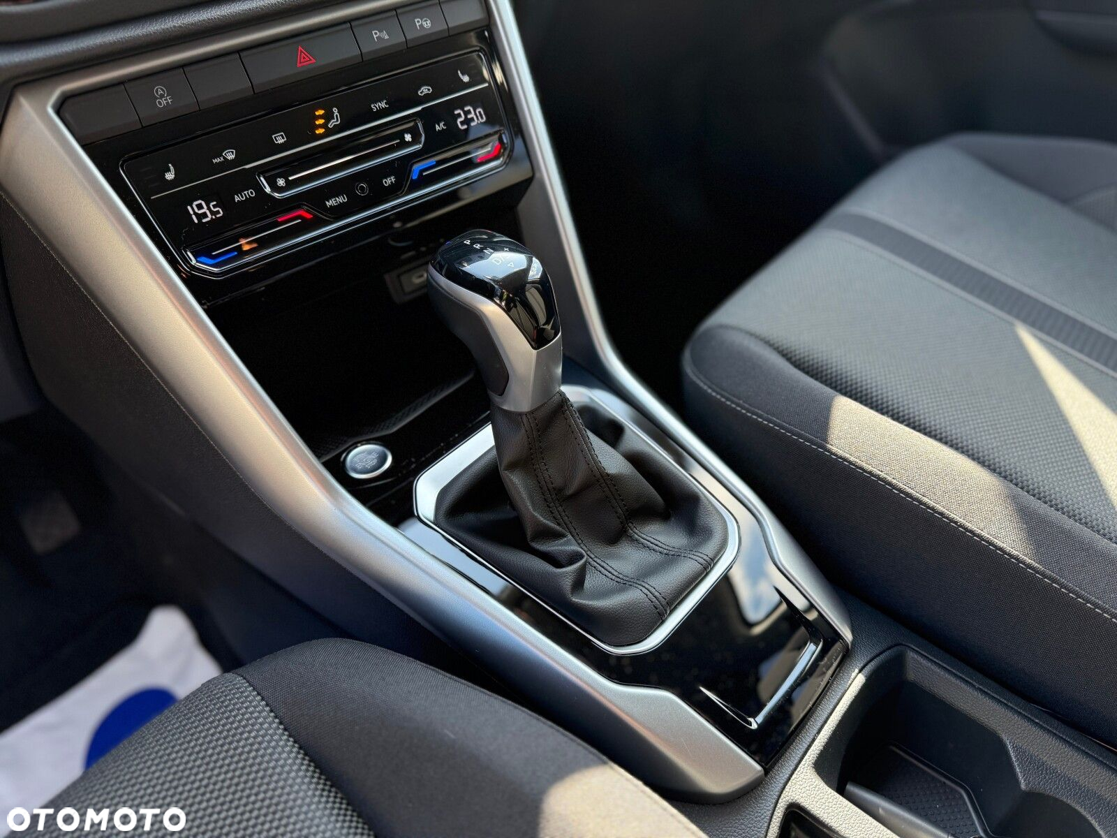 Volkswagen T-Roc 1.5 TSI Life DSG - 22