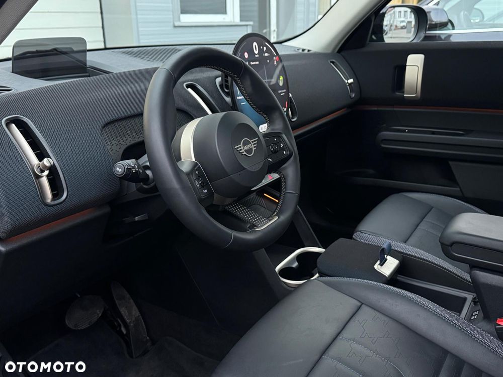 MINI Countryman Cooper Classic Trim - 13