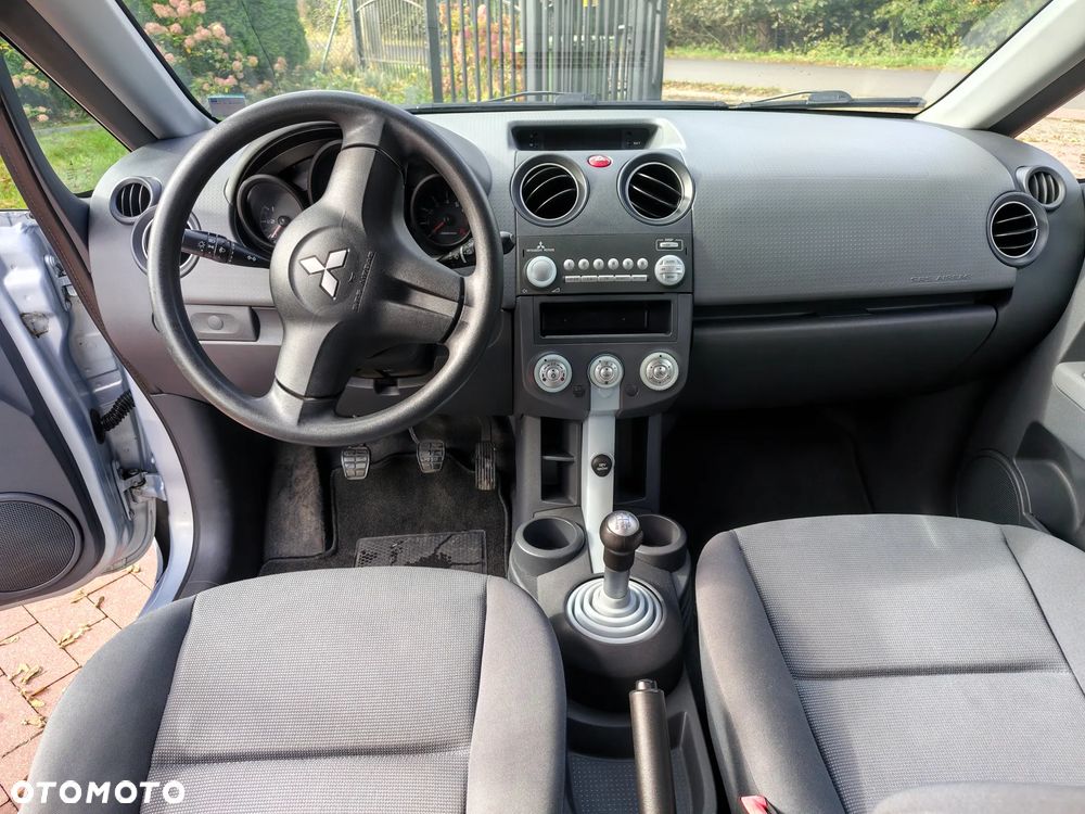Mitsubishi Colt - 18