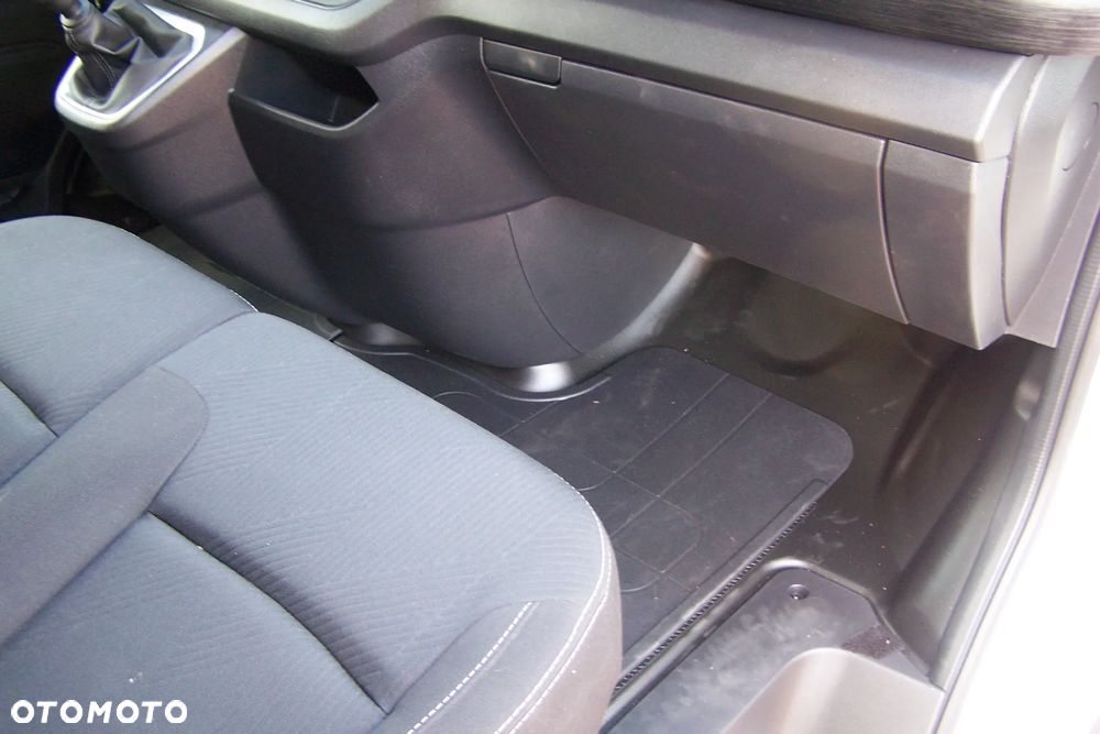 Renault Trafic - 16