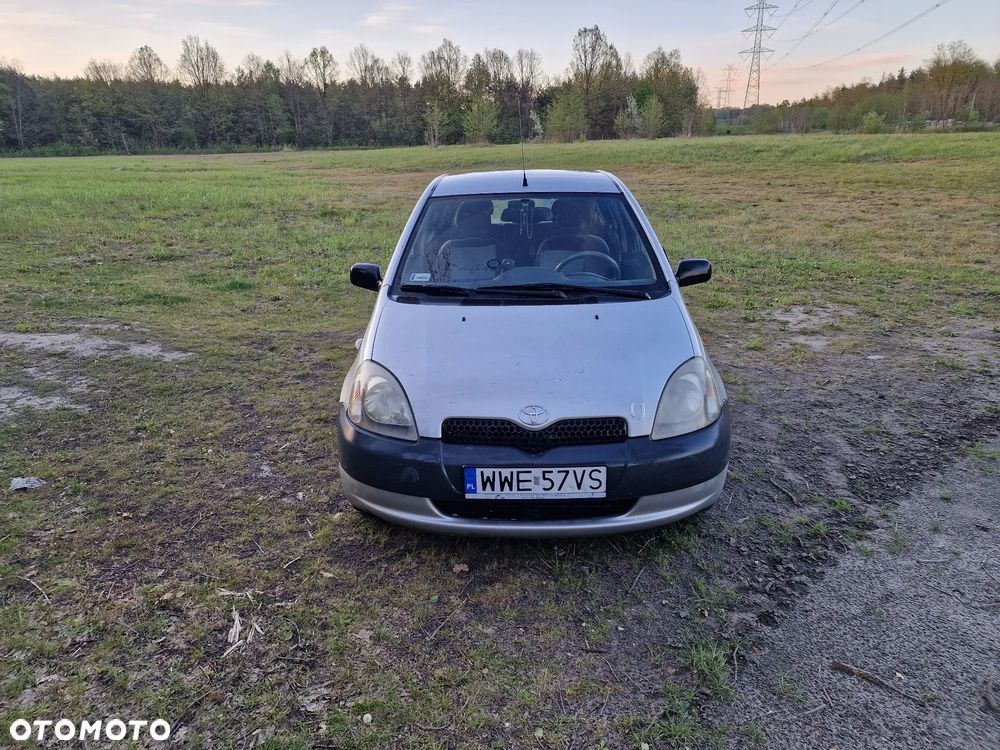 Toyota Yaris 1.0 Base - 9