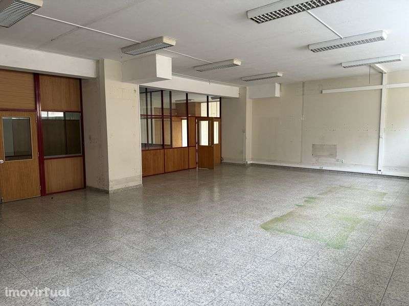 Arrenda-se Loja Centro Santo Tirso - Grande imagem: 4/8