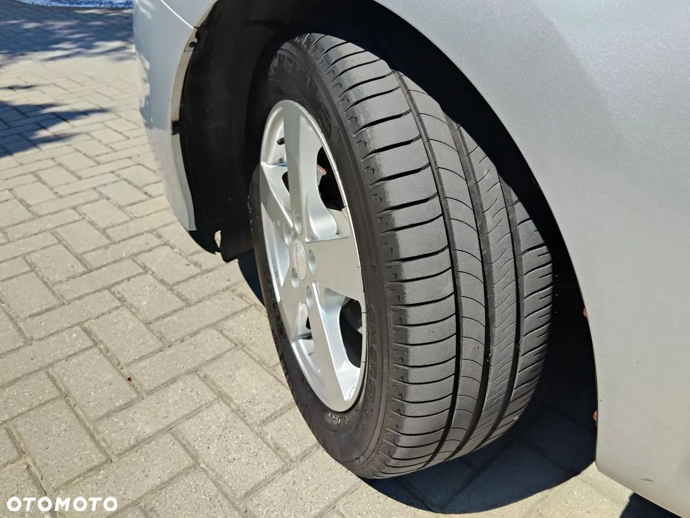Toyota Auris 1.33 VVT-i - 20