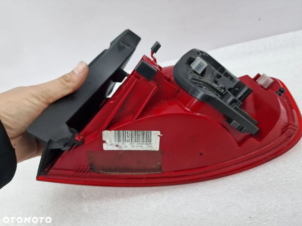 AUDI A4 B8 SEDAN 09- LEWA LED LAMPA TYLNA TYLNIA TYŁ W BŁOTNIK , NR 8K5945095B , NR AUKCJI LMT117 - 10