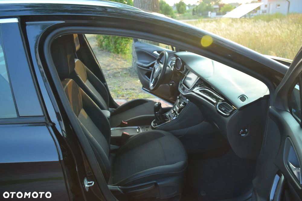 Opel Astra 1.4 Turbo Innovation - 28