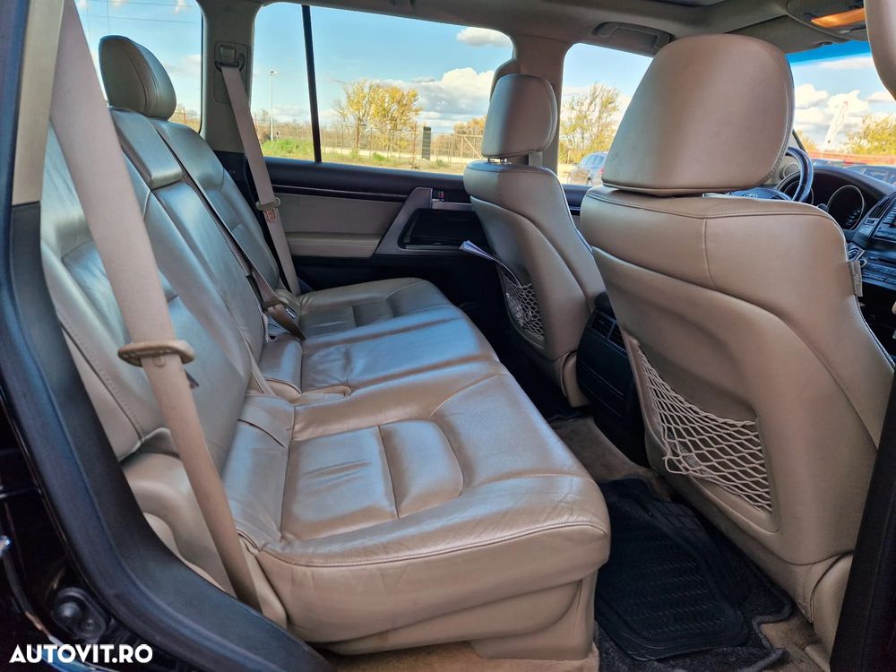 Toyota Land Cruiser V8 4.5 Aut Luxury - 9
