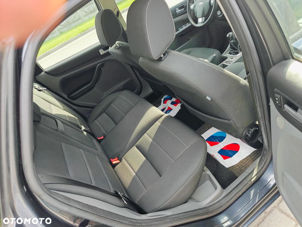 Ford Focus 1.8 Ghia - 7