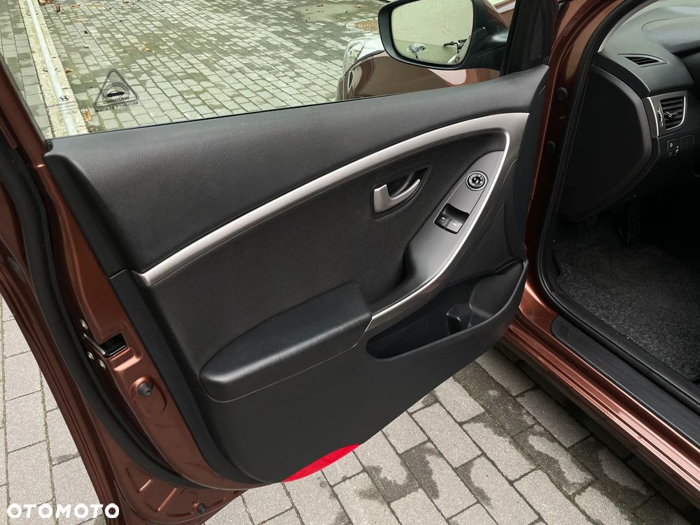 Hyundai i30 1.4 Comfort - 12