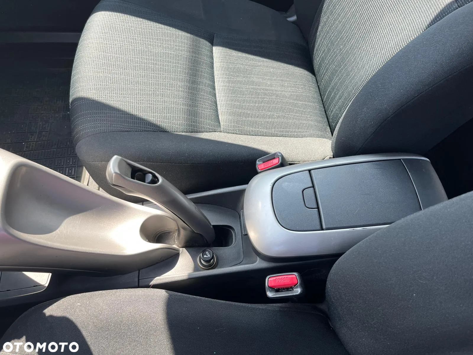 Toyota Auris 2.0 D-4D Luna - 9