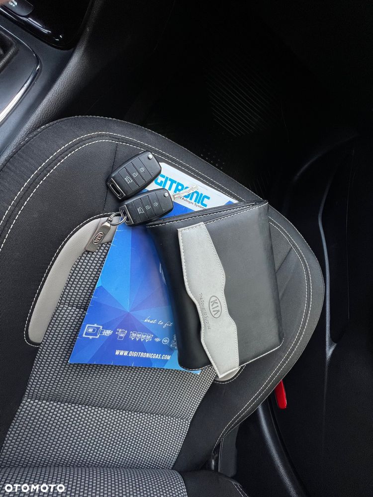 Kia Ceed 1.6 GDI DCT Platinum Edition - 21