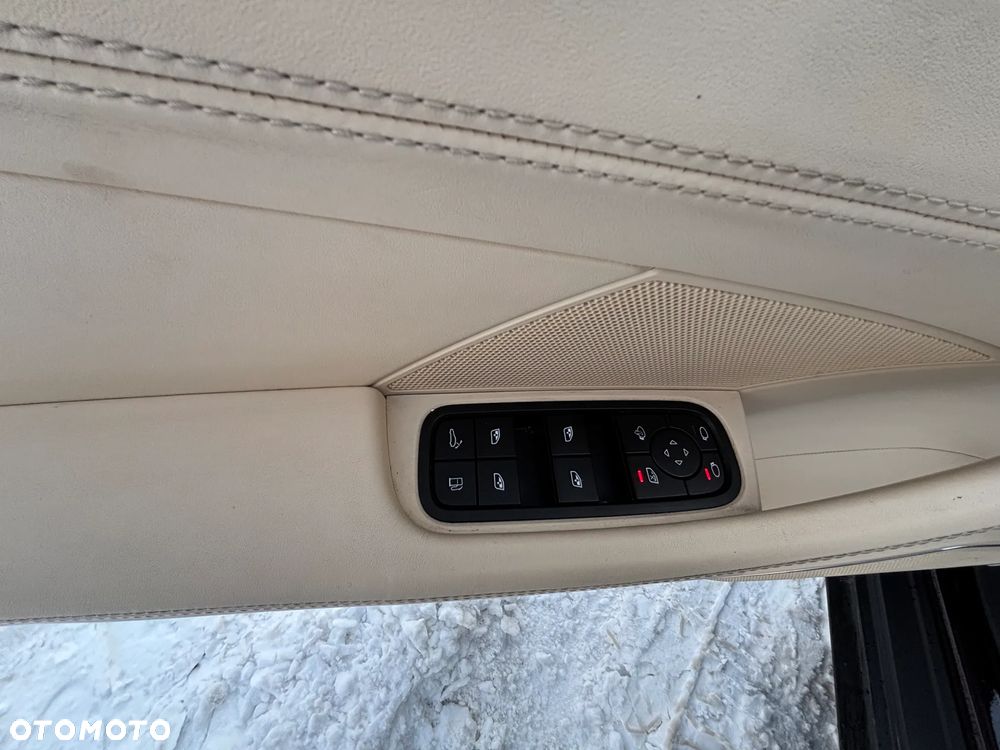 Porsche Panamera 4 E-Hybrid Executive - 19