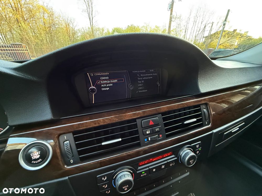 BMW Seria 3 320d xDrive DPF - 38