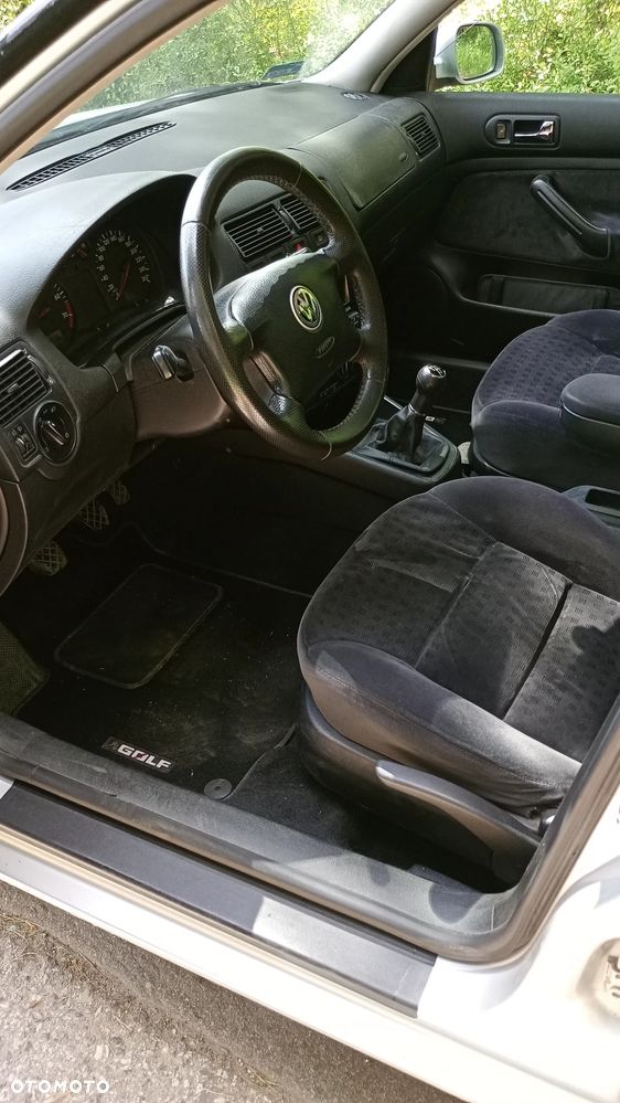 Volkswagen Golf 1.6 Comfortline - 12