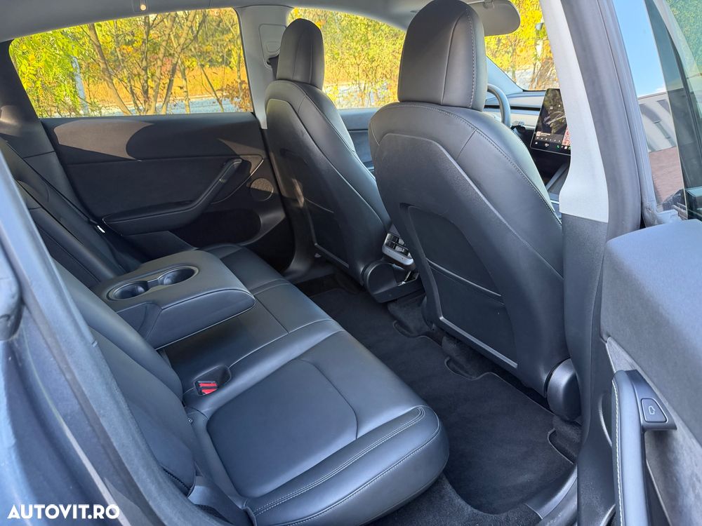 TESLA Model Y 2021 — imagine 8