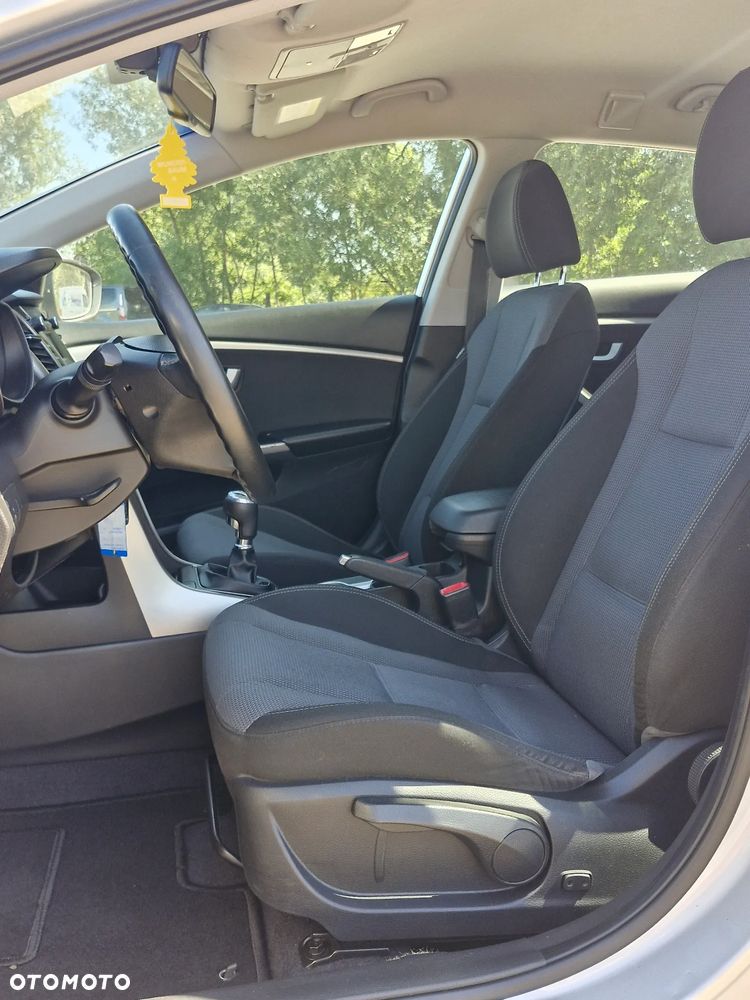 Hyundai i30 i30cw 1.6 CRDi Trend - 19