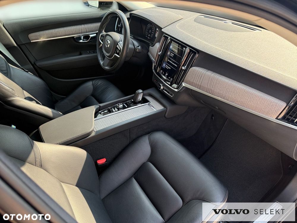 Volvo V90 Cross Country - 28