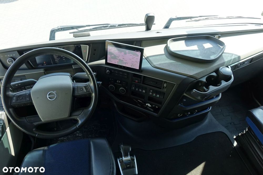 Volvo FH 500 EURO 6 / GLOBETROTTER XL / STANDARD / AUTOMAT / KLIMATYZACJA POSTOJOWA / LODÓWKA / NAVI / DWA ZBIORNIKI - 23
