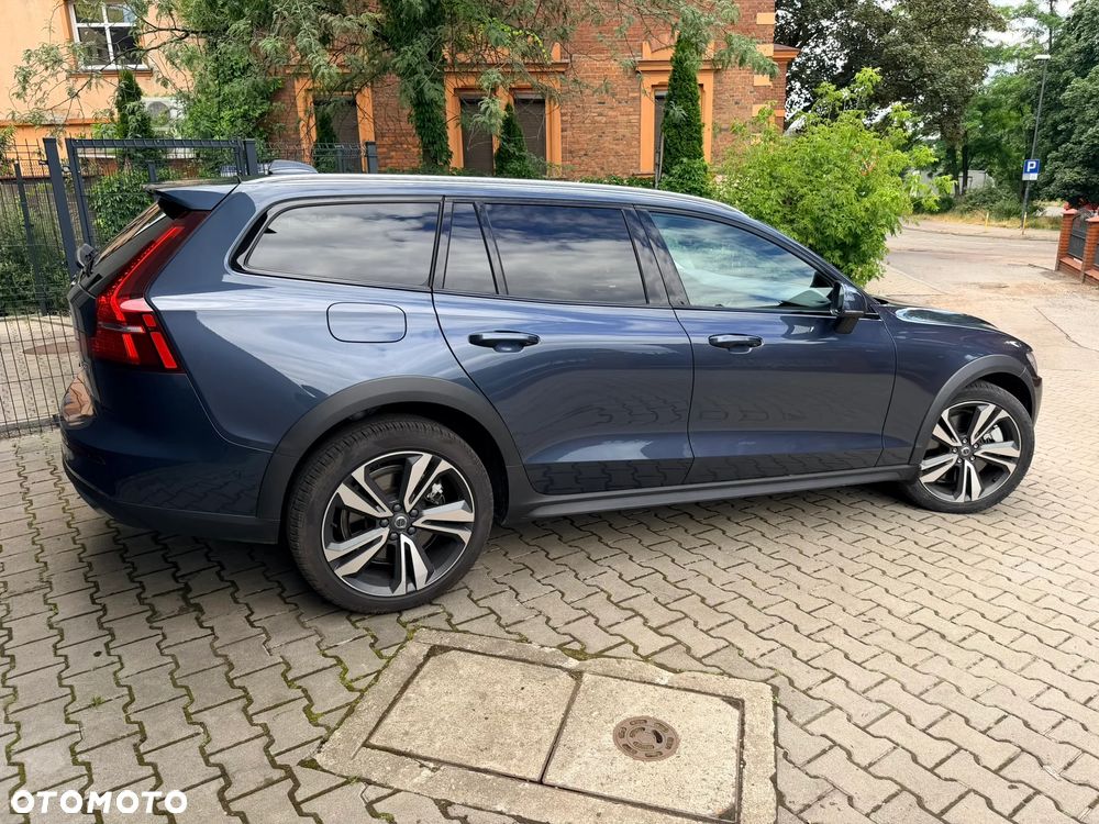 Volvo V60 Cross Country B5 B AWD Plus - 7
