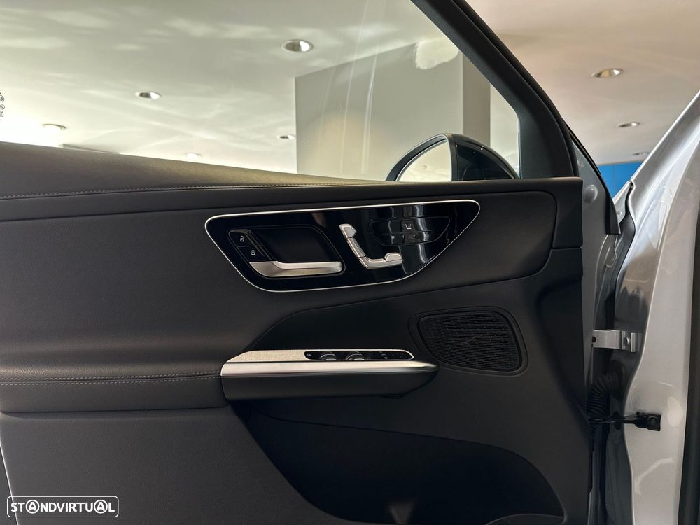 Mercedes-Benz GLC 300 e 4Matic 9G-TRONIC Edition AMG Line - 12