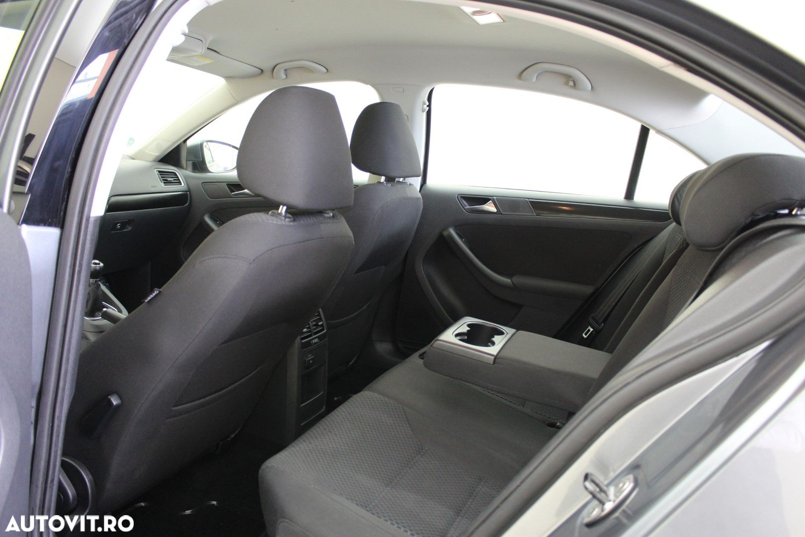 Volkswagen Jetta - 9