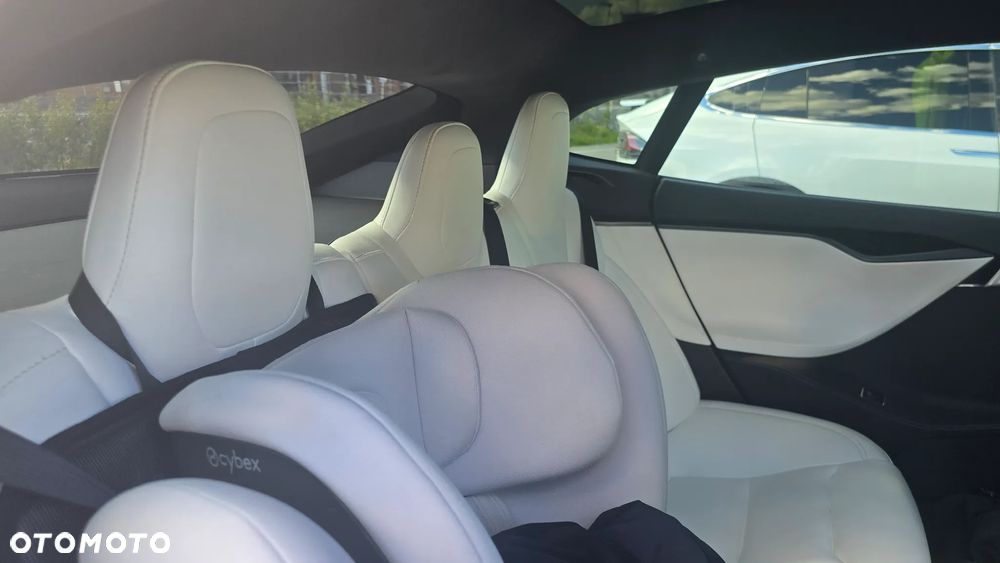 Tesla Model S Performance - 12