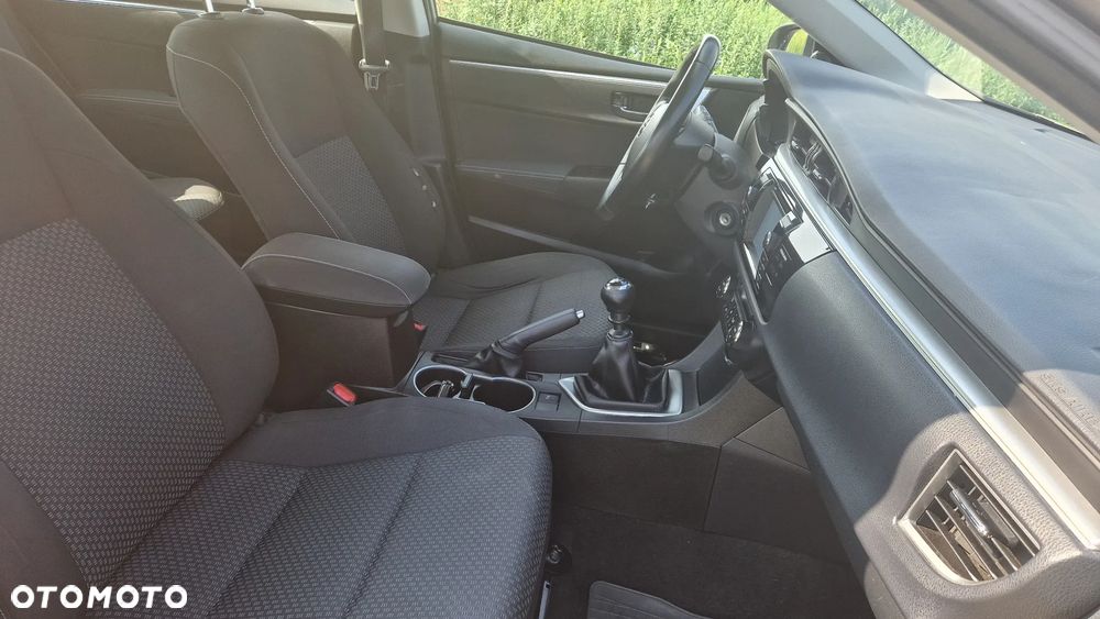 Toyota Corolla 1.6 Premium - 12