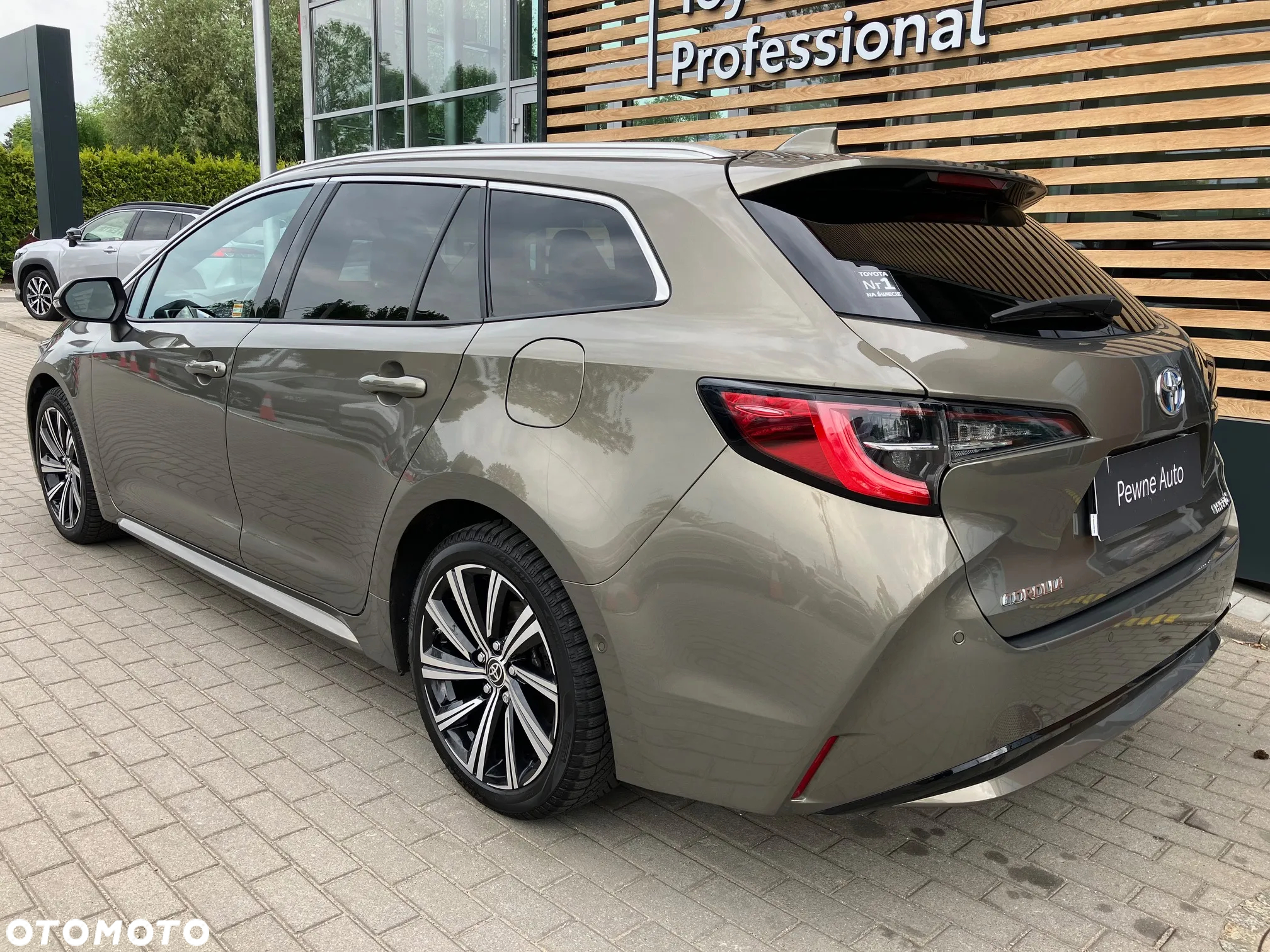 Toyota Corolla 1.8 Hybrid Comfort - 4