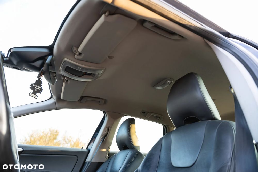 Volvo XC 60 D4 Drive-E Momentum - 28