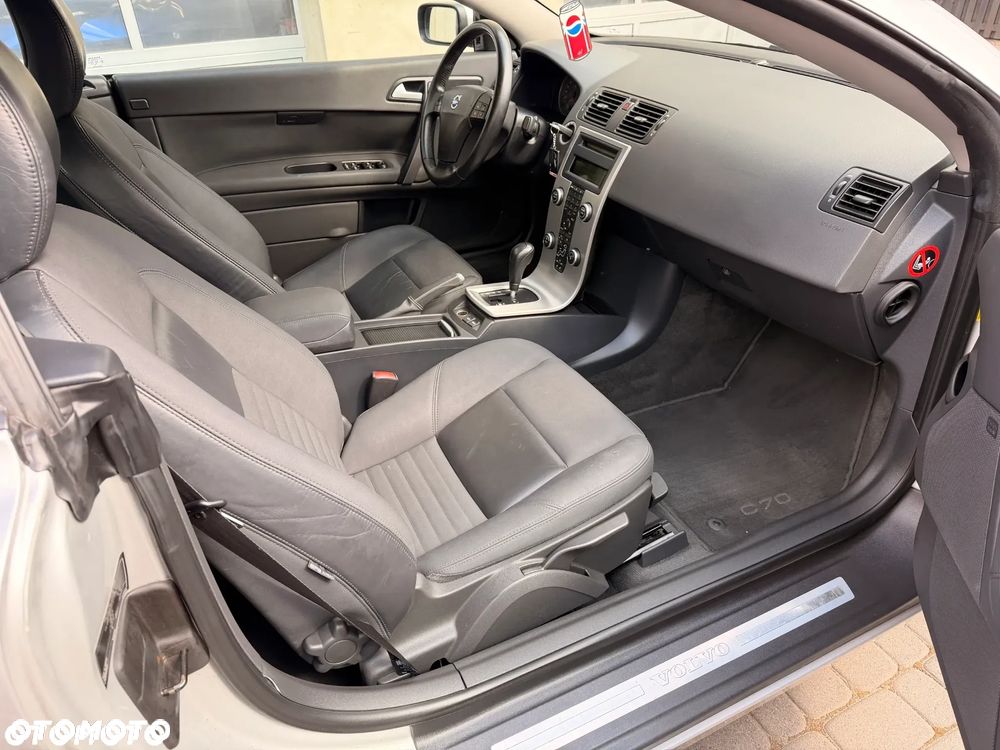 Volvo C70 2.4i Momentum - 32