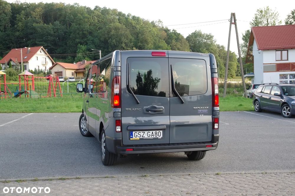 Renault Trafic 2.0 dCi - 13