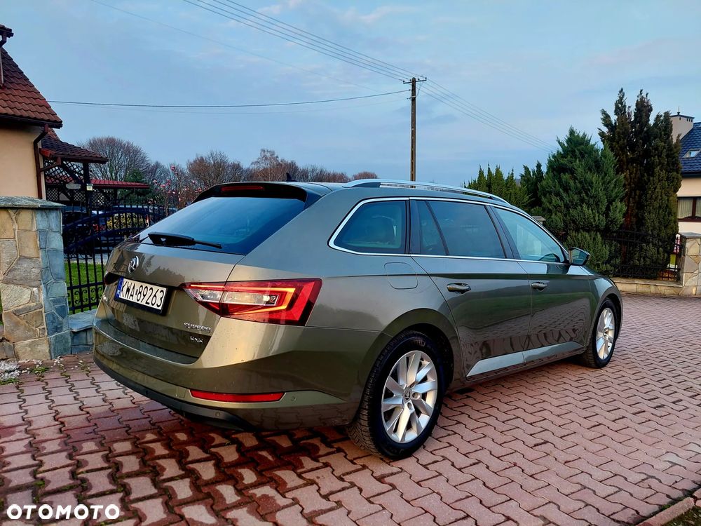 Skoda Superb 2.0 TDI 4x4 DSG Premium Edition - 4