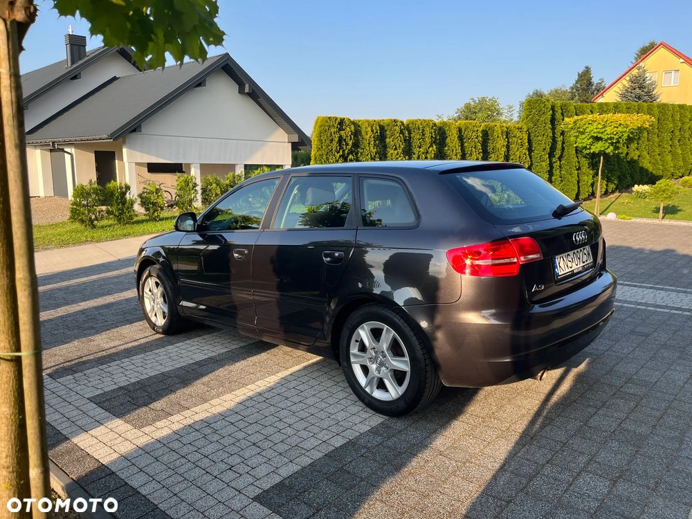 Audi A3 Sportback 1.6 TDI DPF Ambiente - 5