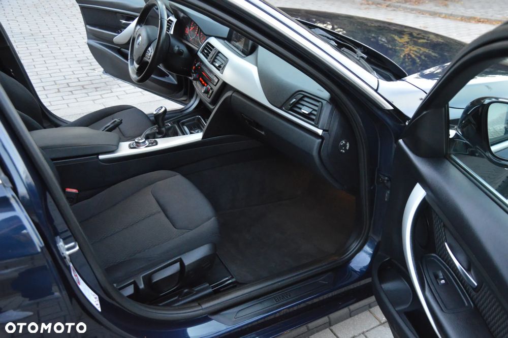 BMW Seria 3 - 12
