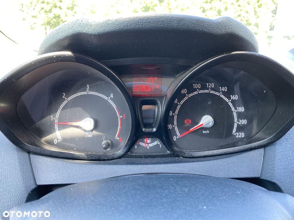 Ford Fiesta 1.6 TDCi DPF Trend SVP - 18