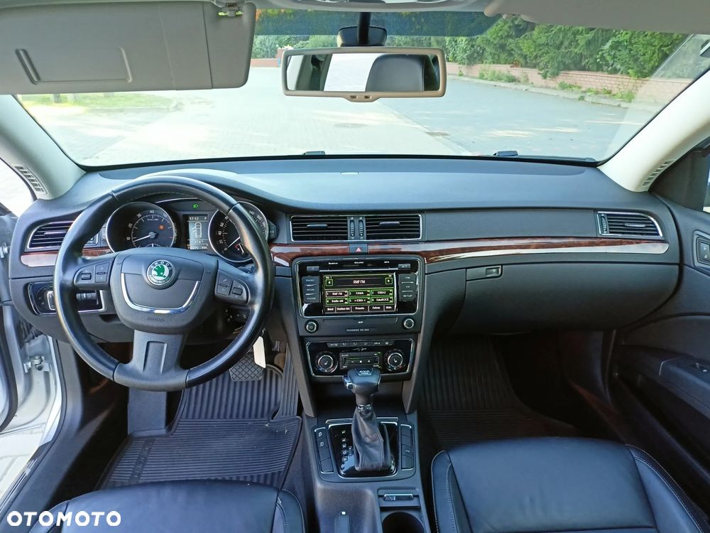 Skoda Superb 3.6 V6 4x4 DSG Elegance - 17