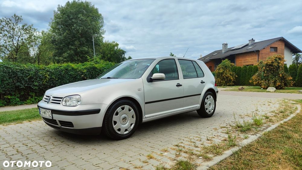 Volkswagen Golf - 5