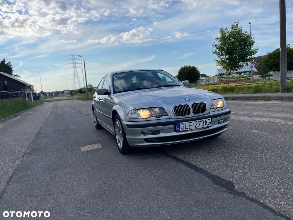 BMW Seria 3 320i - 1