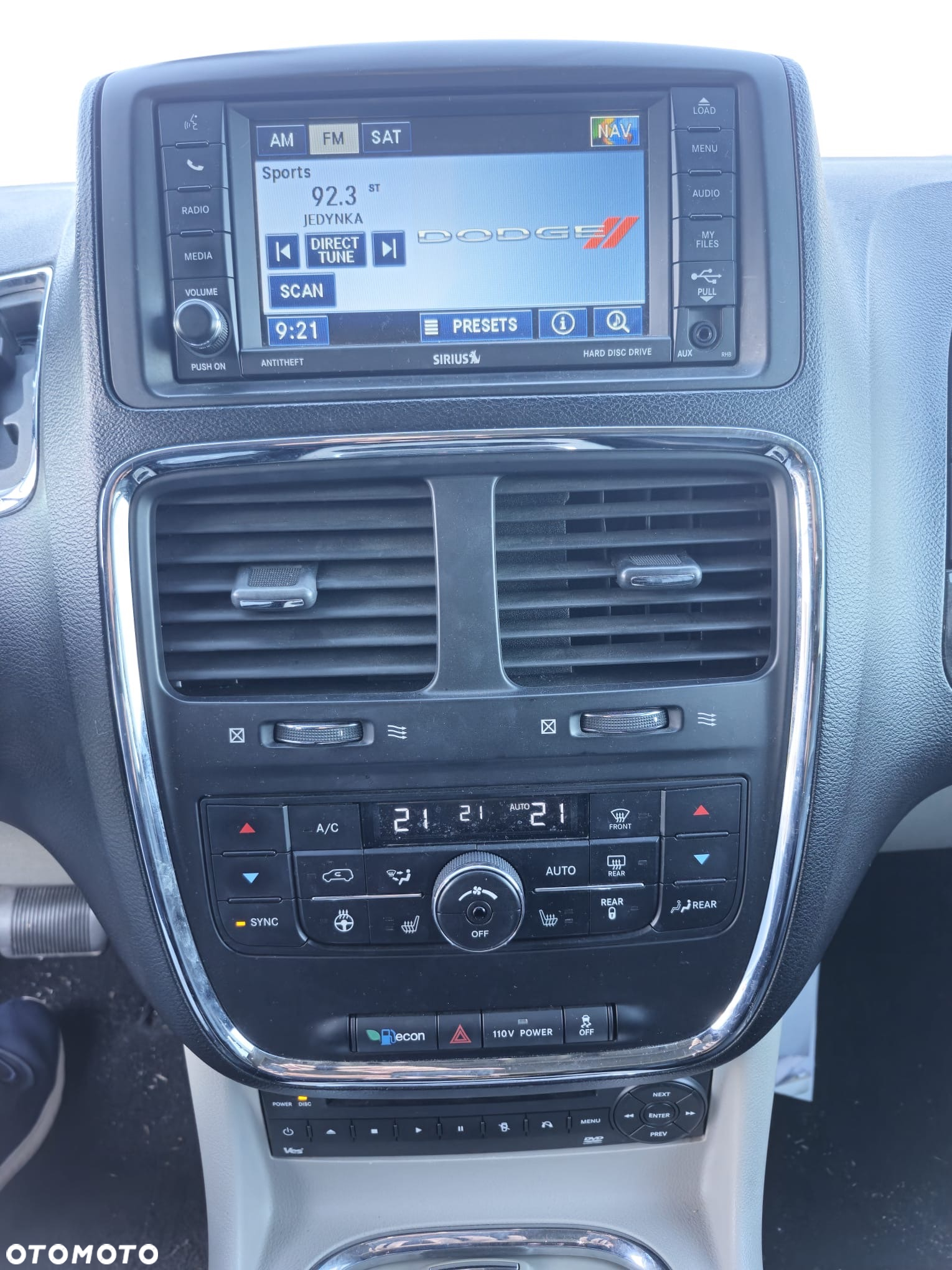 Dodge Grand Caravan - 8