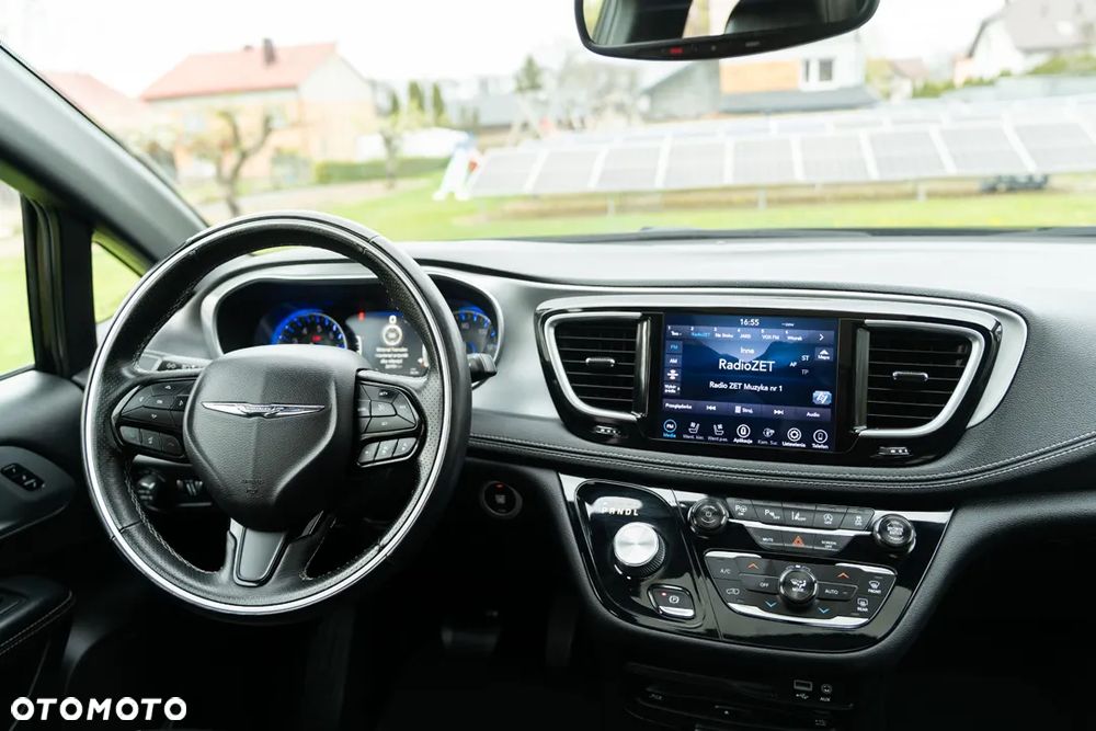 Chrysler Pacifica - 25